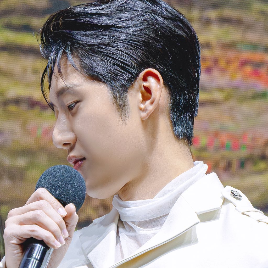 ๐จ๐ช๐ข๐ข๐๐ง tweet media