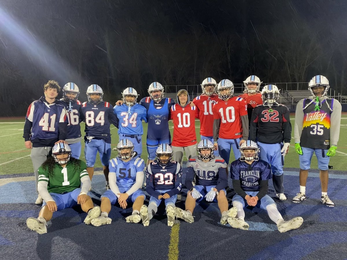FHSTrainingRoom's tweet photo. Jersey practice is always one of my favorites. Ready for Thanksgiving. #A11IN @FHSFAN https://t.co/Eyuqc0ST5y