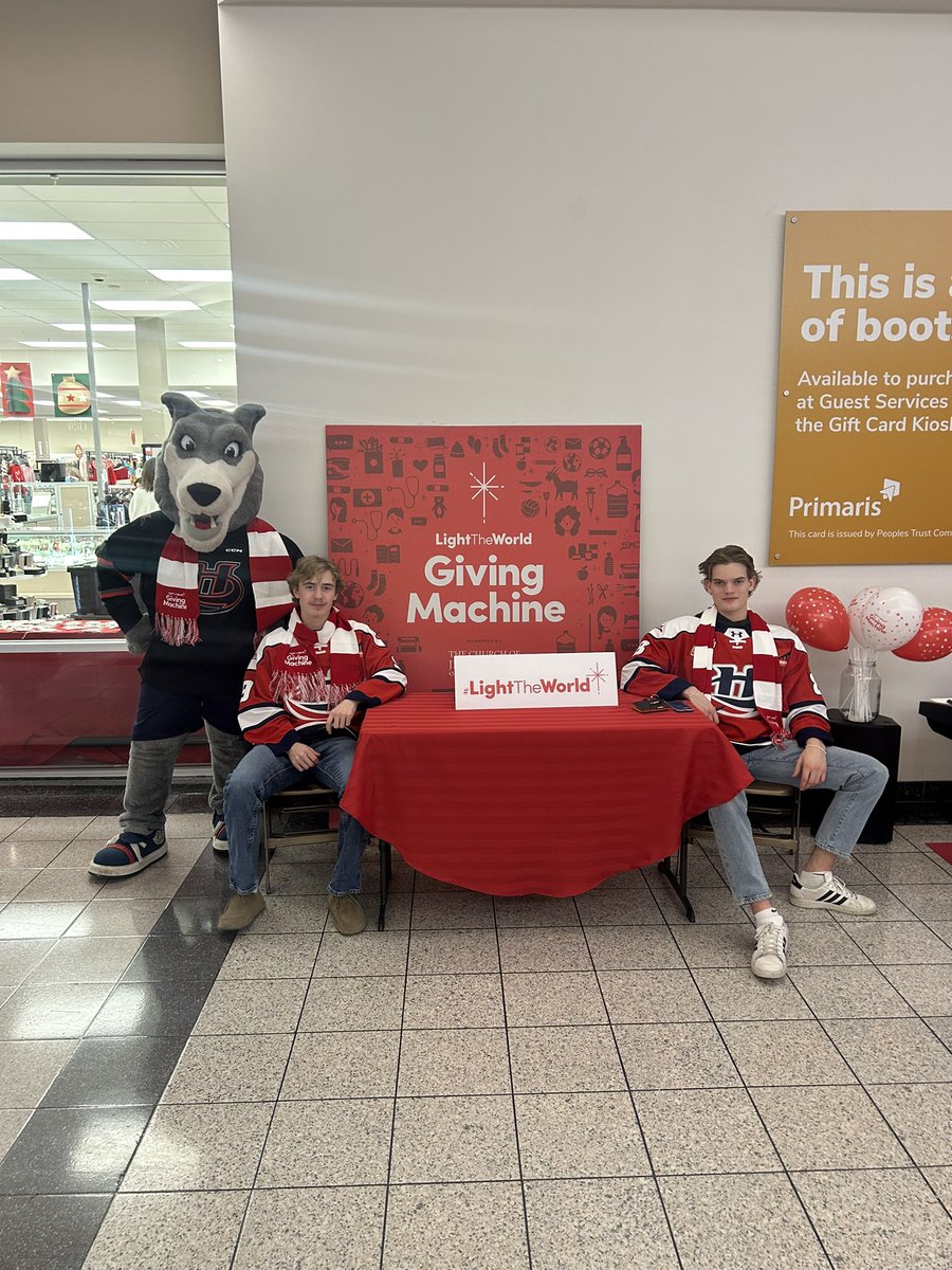 Come check out the Giving Machine at Park Place Mall and  hangout with Cane, Nathan Maloney, Kade Duell  🎁