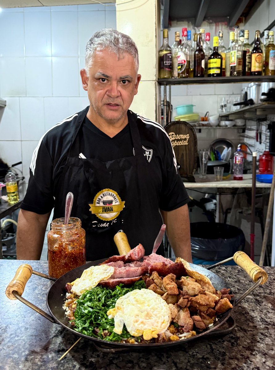 oncevaibh's tweet image. Bar do Ivan, mais conhecido como o Rei do Mexidão, sucesso na região da Pampulha. Não é difícil entender porque ele ostenta a nobreza de tal título.

R. Heitor Sócrates Cardoso, 457 - Santa Amelia, em Belo Horizonte