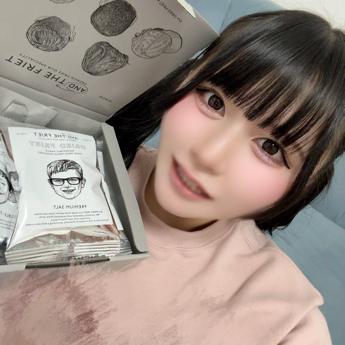 rikapi_go's tweet image. 今日でCLUB39を退店する
りかちゃんが元気に出勤なり🚶‍♀️