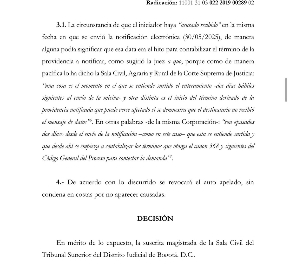 jairoparrac's tweet photo. EL ACUSE DE RECIBO EL MISMO DÍA DEL ENVÍO NO EVITA CONTAR LOS DOS DÍAS HÁBILES POSTERIORES PARA QUE LA NOTIFICACIÓN SE ENTIENDA SURTIDA. LEY 2213. TSB: El acuse de recibido el mismo día del envío no significa que el término empiece ese día. En notificaciones electrónicas, la Corte Suprema exige sumar primero los dos días hábiles posteriores al envío para que la notificación se entienda surtida. Solo después de esos dos días comienzan a correr los plazos, aunque el destinatario haya acusado recibo de inmediato —⬇️⬇️—