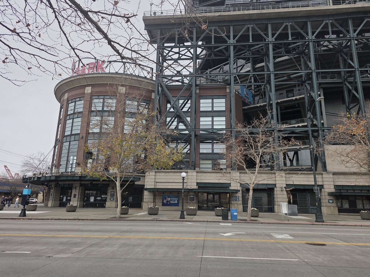 AkinPariola tweet media