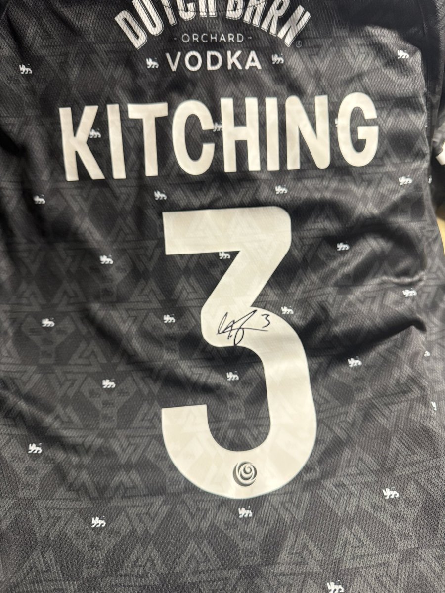 A thing of beauty <a href="/YorkCityFC/">York City FC</a> <a href="/markkitch7/">Mark Kitching</a> ❤️💙