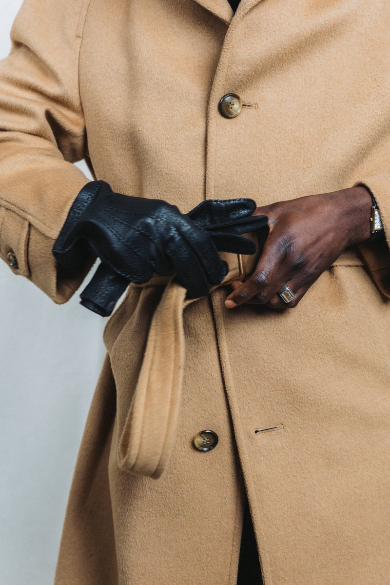 Kevin_Ayia's tweet image. Hello everyone! We just passed 5k followers, thank you. I’m not really used to doing giveaways, but here we are.

To celebrate the milestone, I’m giving away this beautiful wool–cashmere overcoat made in England.

Since people generally repost far less than they like, using…