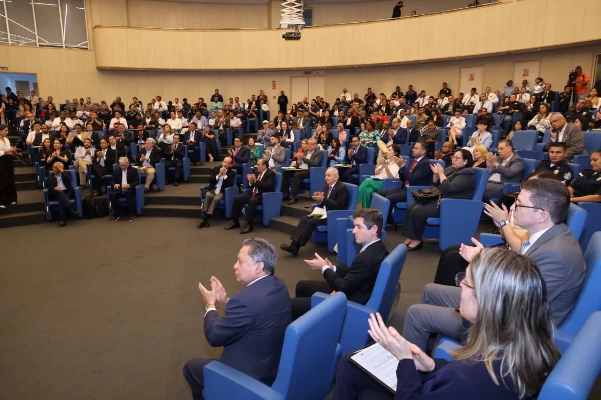 CancilleriaPma's tweet photo. El ministro de Relaciones Exteriores, @javierachapma, inauguró el CLIPP Forum 2025: SeguriTech, en el que destacó que la seguridad ciudadana exige un enfoque estatal integral ante amenazas como el ciberdelito, la desinformación y la injerencia de actores extremistas en la región. https://t.co/ZP50OUNzy2