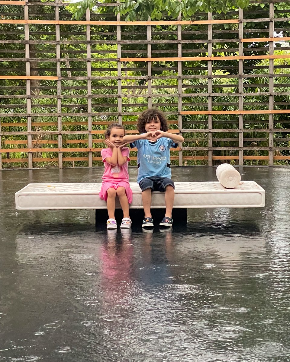 jhachescobar's tweet photo. Entre árboles, peces y risas… así se disfruta la tarde en familia. 🌱💛 https://t.co/YL6QRtLnOS