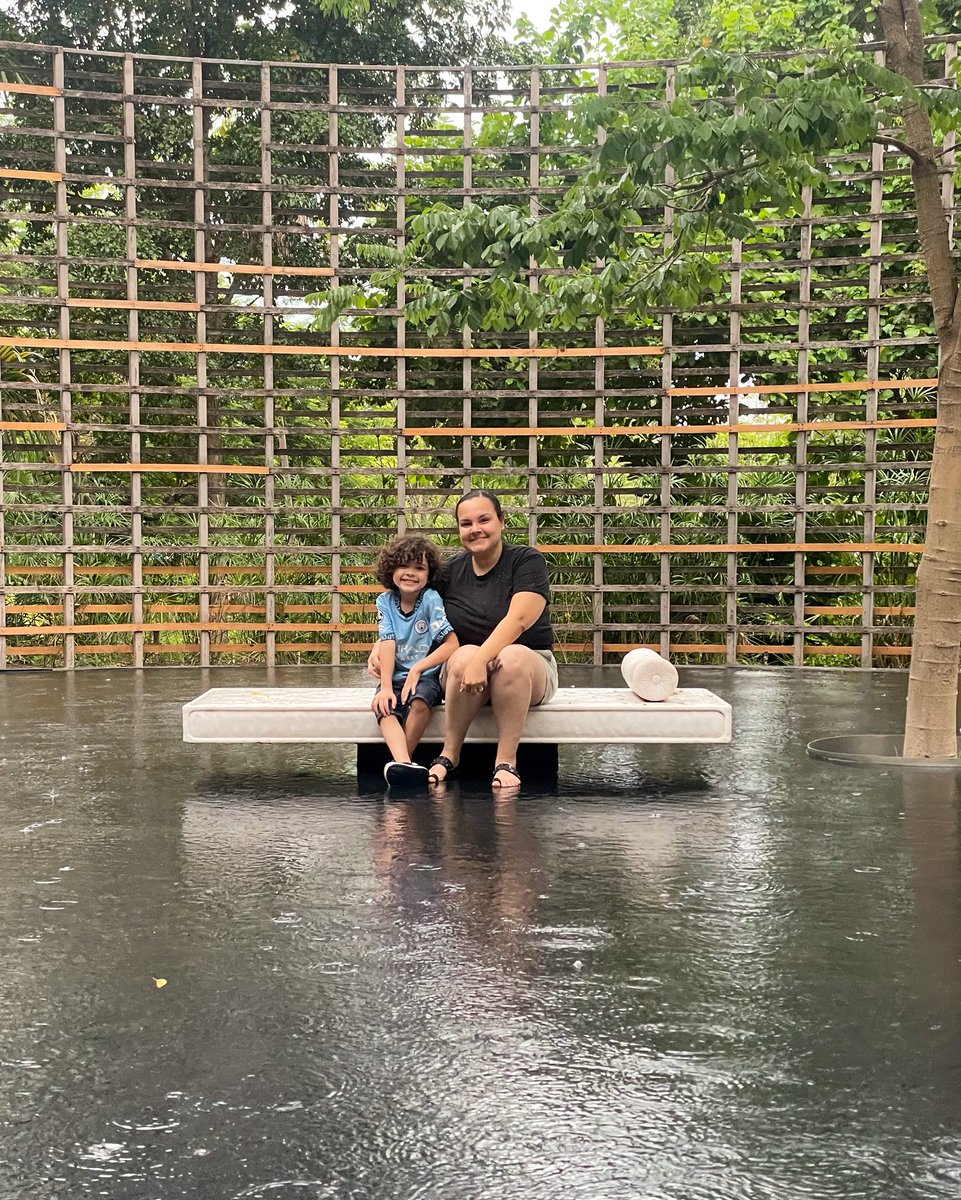jhachescobar's tweet photo. Entre árboles, peces y risas… así se disfruta la tarde en familia. 🌱💛 https://t.co/YL6QRtLnOS