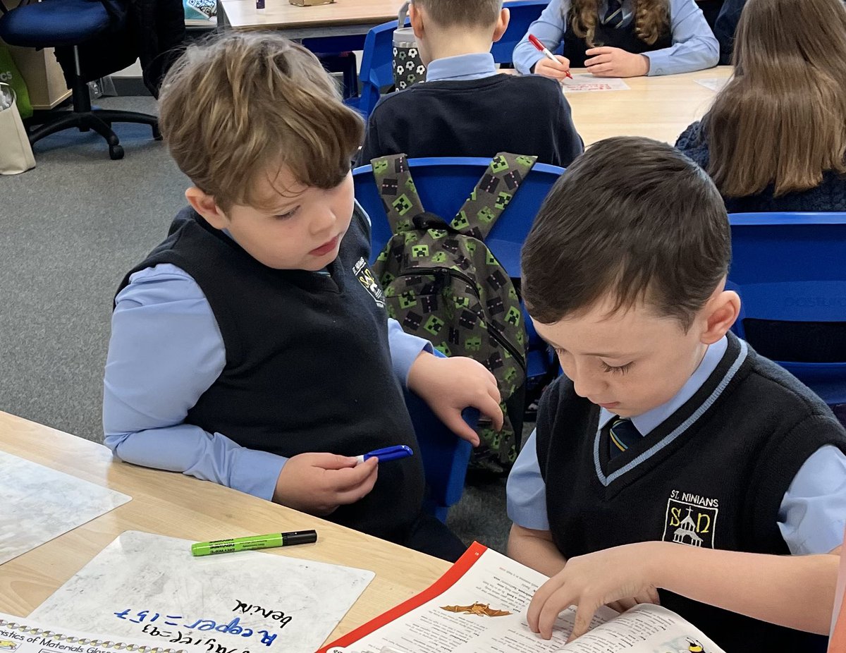 MrsChalmersStN's tweet photo. P4b were working with their shoulder partners to find their spelling words in the dictionary. https://t.co/qOQIhtGALK
