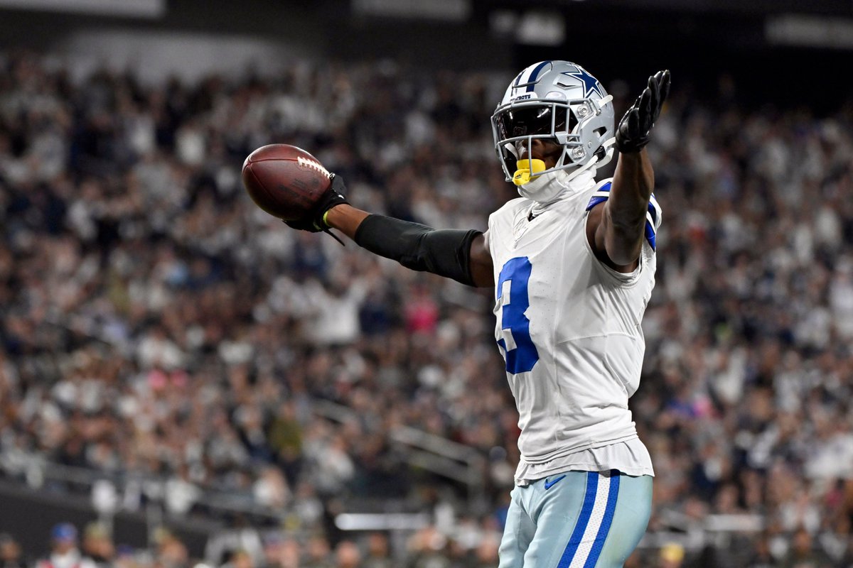 George Pickens in 11 Weeks with the Cowboys... 

⭐️ 92 targets
⭐️ 67 receptions
⭐️ 1054 receiving yards
⭐️ 15.7 yards per reception
⭐️ 8 touchdowns 
⭐️ 95.8 yards per game
