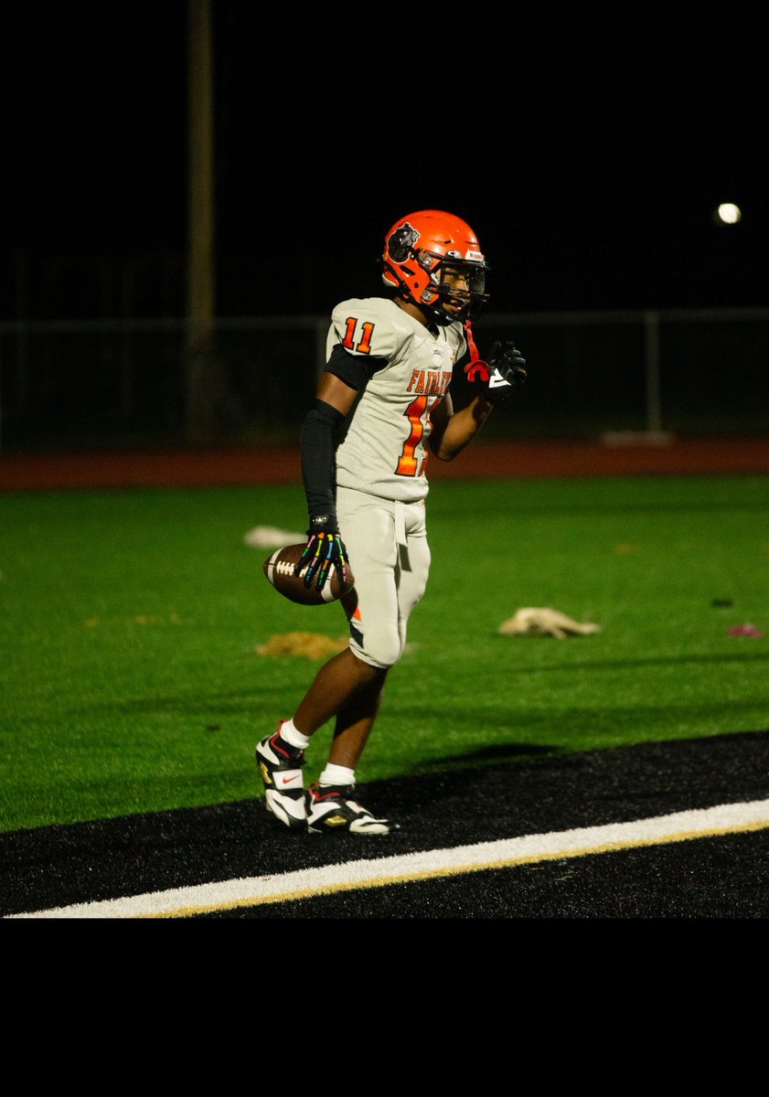 Didn’t wake up to be average. High-school ball over.
1700 receiving yards 
25 tds 
50+ receptions