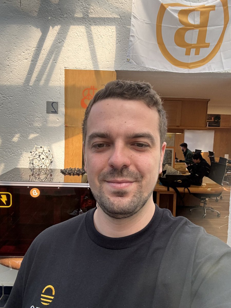 The Aureo team is working hard from the Bitcoin HQ in Mexico City, La Casa de Satoshi.

I already onboarded two new customers today with our free wallet installation service for Aureo customers.

Mexico is about to get orange-pilled on a whole new level. 🇲🇽🚀