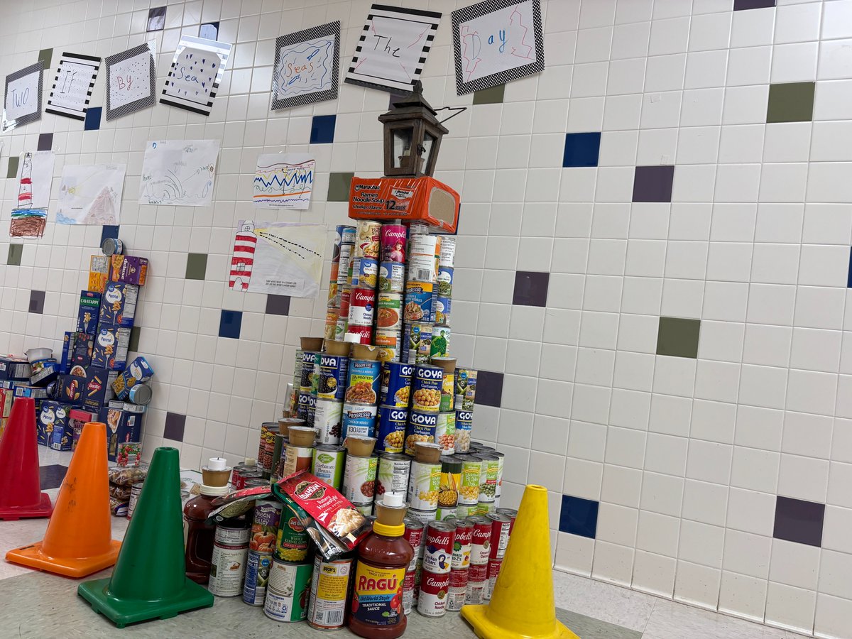 HFLCSD's tweet image. 🥫 Manor’s CAN-gineering event brought in 1,835 cans for local food pantries and families in need!

🏆 Winners:
Most Creative: 5th Grade
Best Use of Cans: Library
Tallest: 4th Grade
Widest: 2nd Grade
Best Theme: 3rd Grade

🖤💛 #WeAreHFL