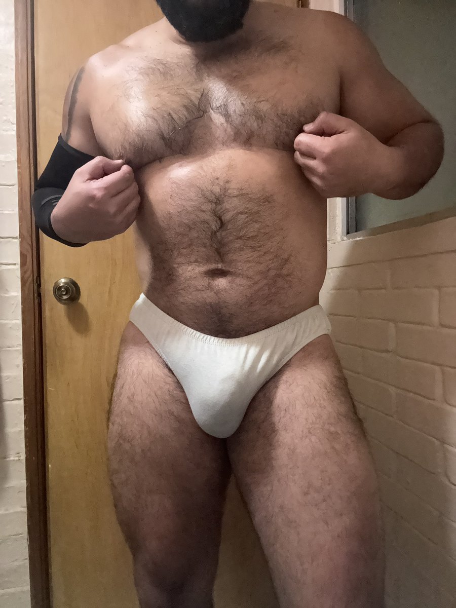 2 Machos tweet media