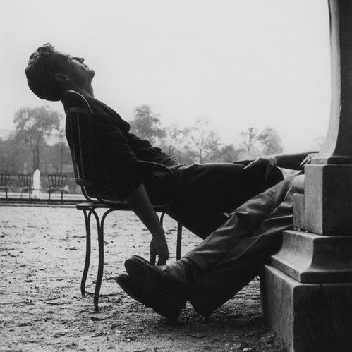 Sıfır beklenti, sonsuz mutluluk.

John Steinbeck.