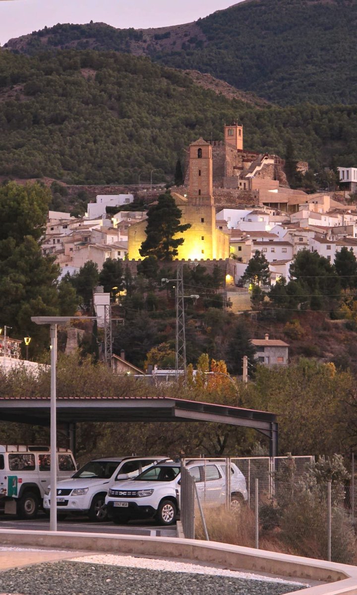 🗺️Este es uno de los municipios que pueden decir que tienen un Cedefo en su término. Este es el de #Serón, en Almería, con el casco urbano al fondo. 

Pues así nos vamos en la semana que ya comienzan a sonar las panderetas. #BuenasNoches.