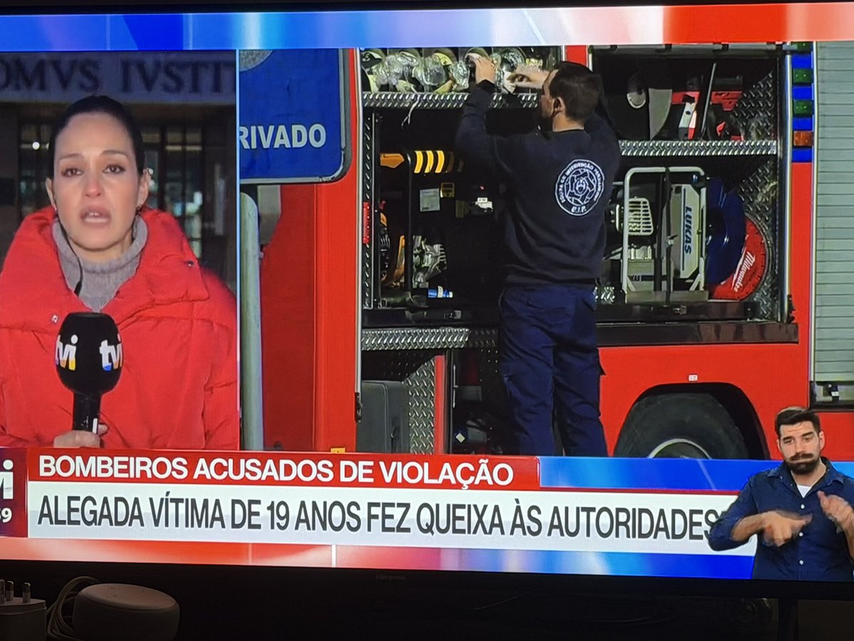 11 bombeiros violaram 1 jovem de 19 anos e disseram que era praxe. Há vídeos.

11 violadores saíram hoje em liberdade.

Há dias em que tenho muita vergonha de Portugal e hoje mais uma vez, é um desses dias.