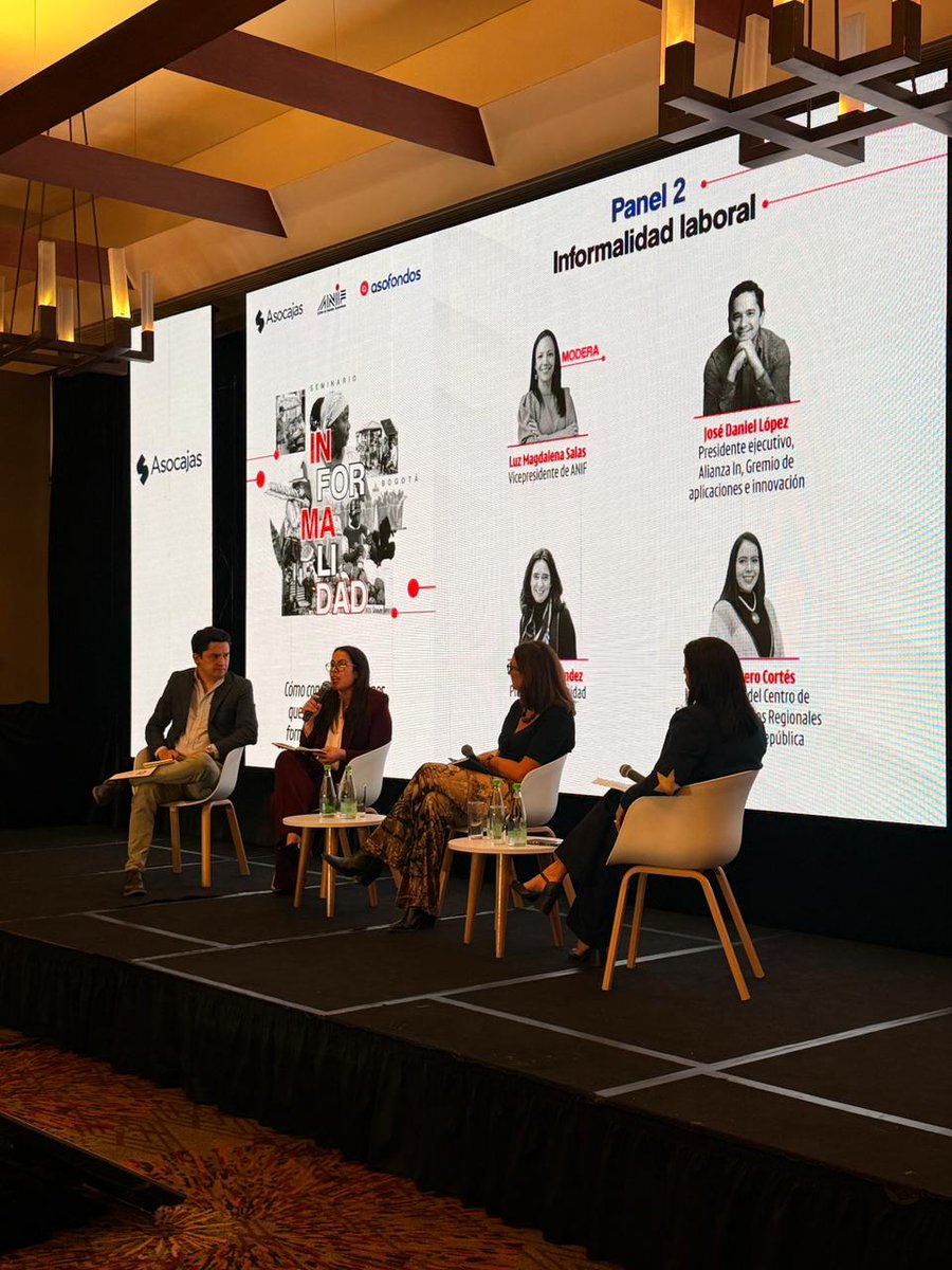 “La informalidad tiene múltiples causas y realidades.
Solo entendiendo esa heterogeneidad podremos diseñar soluciones flexibles que incluyan a todos los trabajadores”.

- Panel “Informalidad Laboral”

Moderadora Luz Magdalena Salas (<a href="/SalasLuzm/">luzm.salas</a>), vicepresidente de <a href="/ANIFCO/">ANIF | Centro de Estudios Económicos</a>
Nos