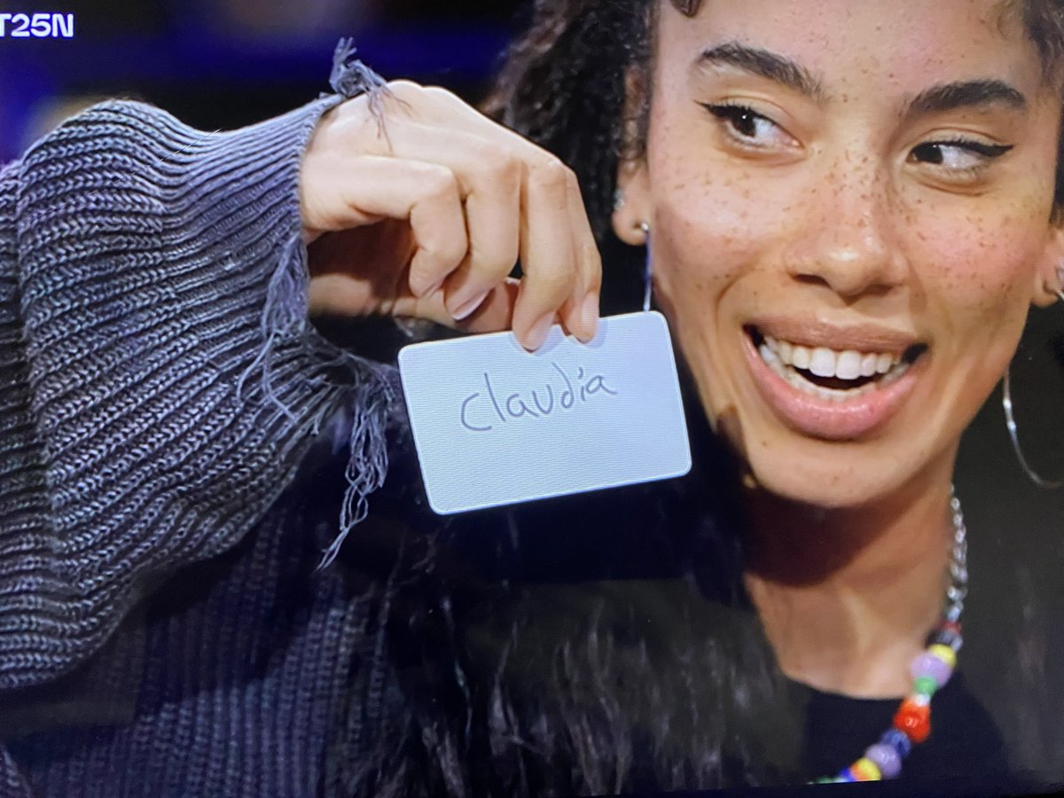 clivista4ever's tweet image. Clau siendo la ganadora de Teyou 🥹 #OTDirecto25N #ConexiónOT25N
