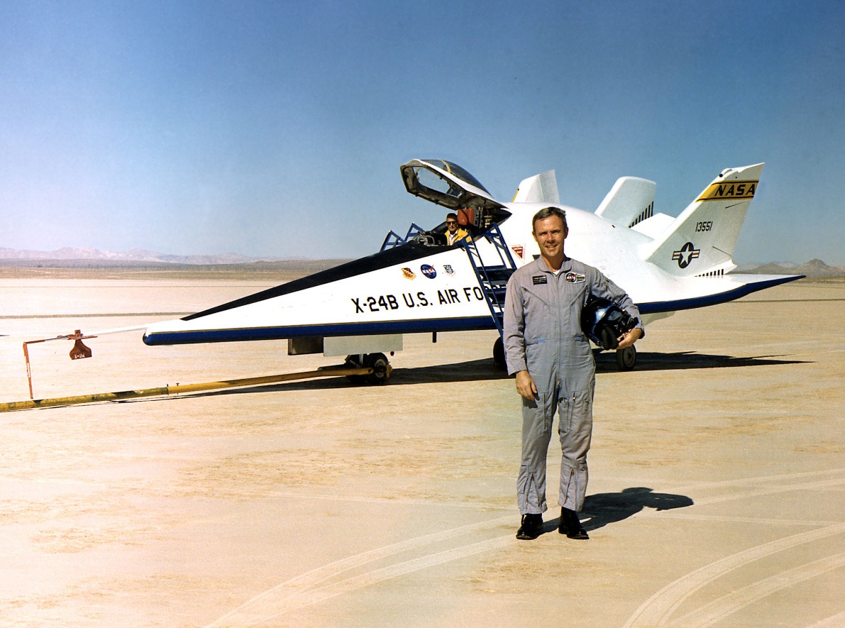NASAhistory's tweet image. 50 years ago today: the final flight of NASA's lifting body program 

Tom McMurtry flew the "Flying Flatiron"—the X-24B—for its final flight #OTD in 1975. This flight closed out the lifting body program, essential for developing the space shuttle: go.nasa.gov/44hZFja