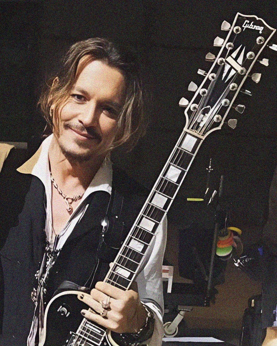 𝕷𝖎𝖙𝖙𝖑𝖊 𝕻𝖊𝖊𝖕𝖘 🏴‍☠️#JohnnyDepp tweet media