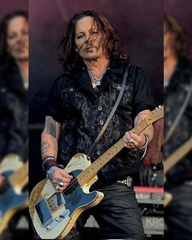 𝕷𝖎𝖙𝖙𝖑𝖊 𝕻𝖊𝖊𝖕𝖘 🏴‍☠️#JohnnyDepp tweet media