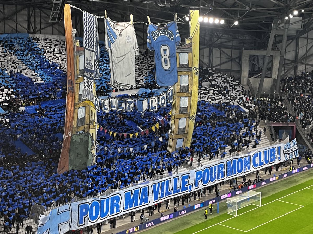 Linge pendu… Atmosphère tendue volcanique. Bon match ! #OM