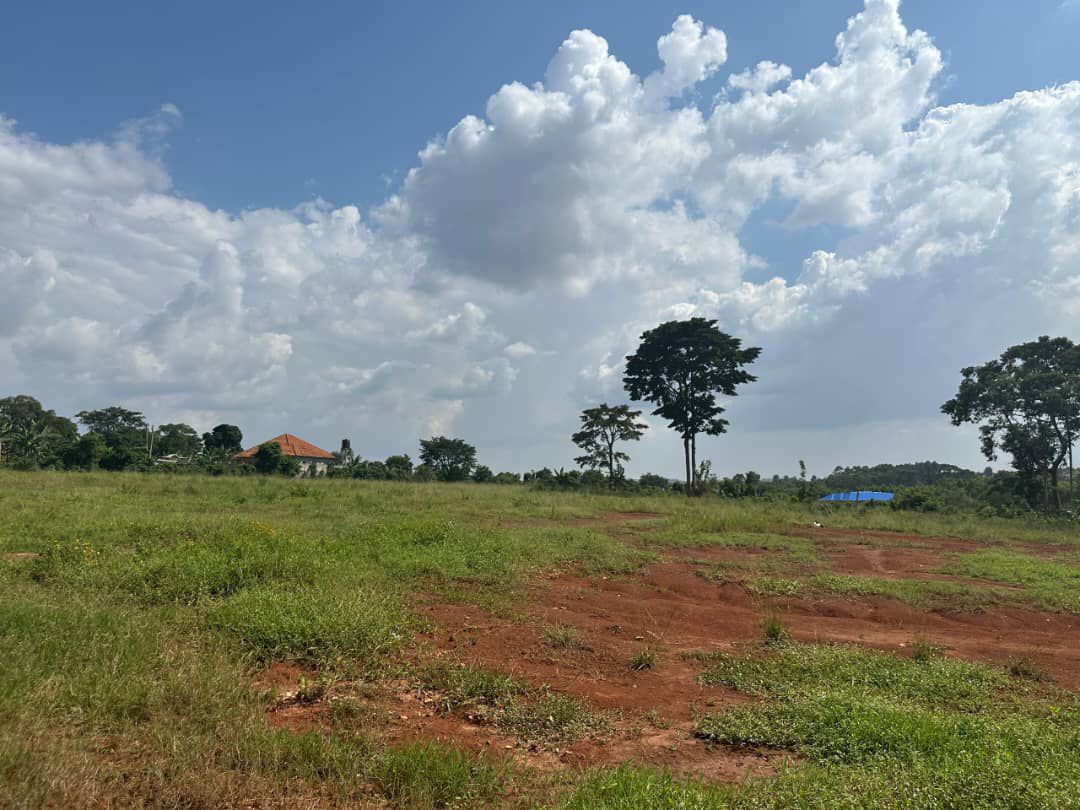 Land for sale in Kira - Kimwanyi

Size 3 acres

Total Price 950m ugx

Best use:
-Split into plots for sale 
-Affordable housing project 
-School / NGO / Hospital