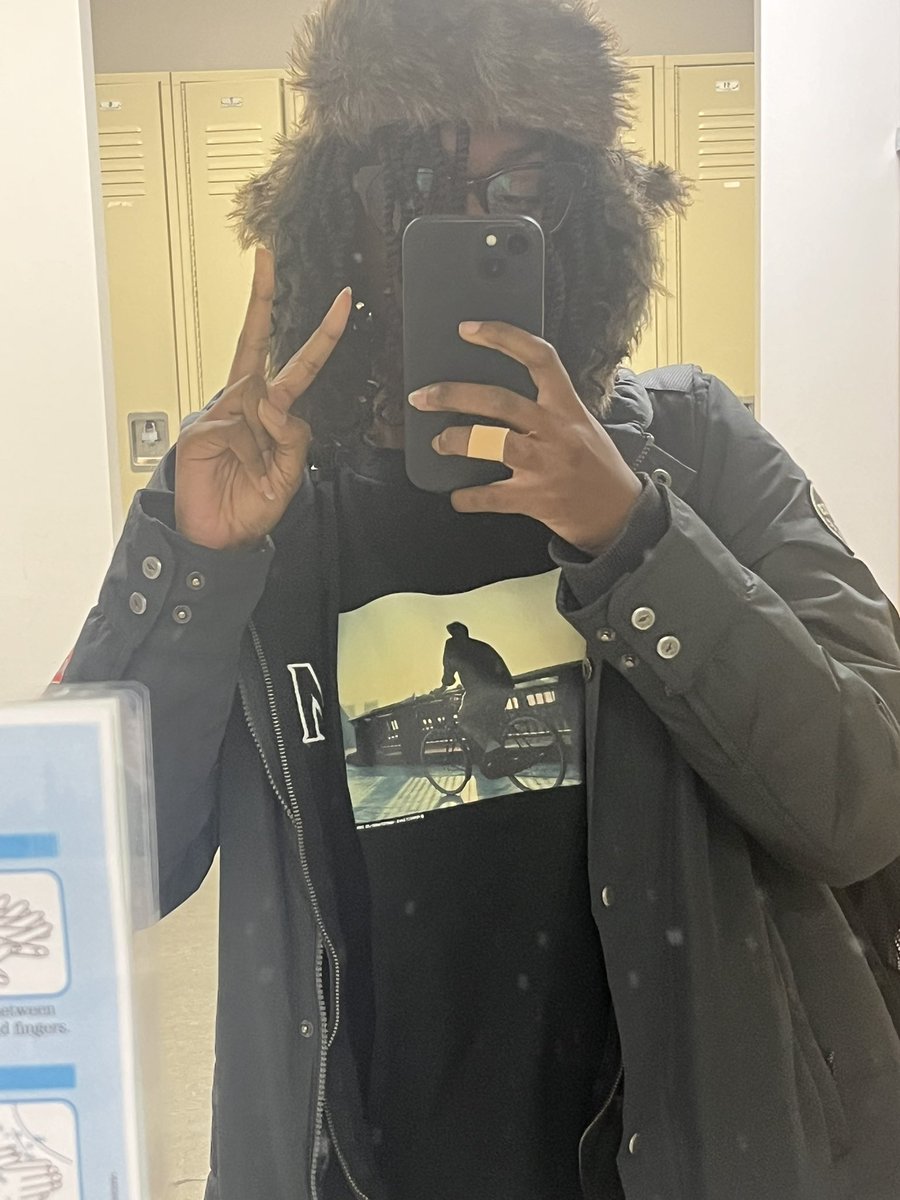 Reference7130_'s tweet image. #DoneWork #ChoppedShyt #ImTired #DiabolicalAhhFit #WashYourHands #ImRunningOutOfHastags #Nonchalant