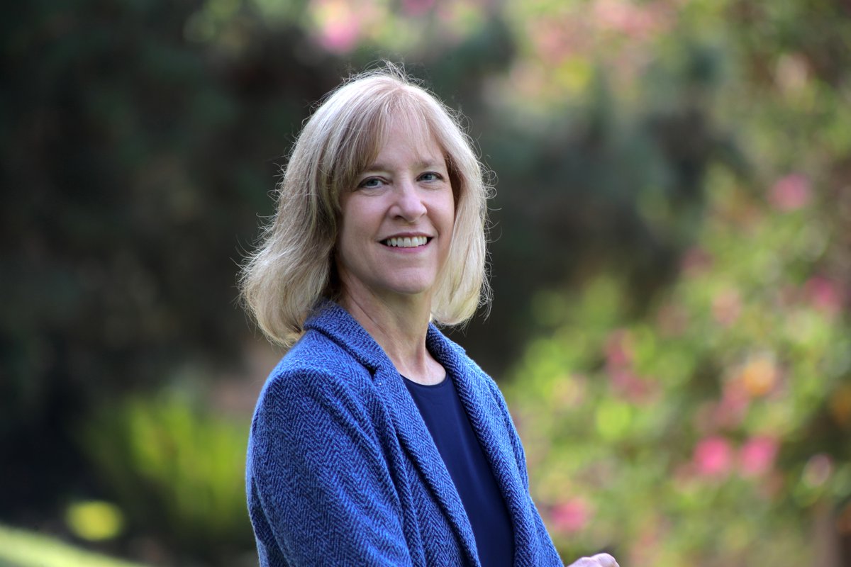 Pricing essentials isn’t just economics, it’s about morality. 🏠 A study led by Professor Margaret C. Campbell finds that when companies raise prices or don’t lower them as costs drop, consumers see it as harming vulnerable communities. Learn more: 
business.ucr.edu/news/2025/11/0…