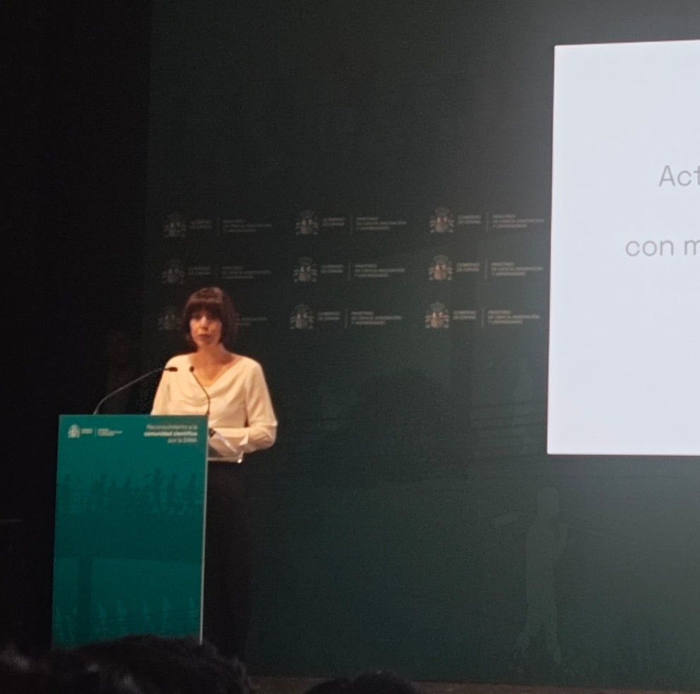 El Ministerio de Ciencia, Innovación y Universidades reconoce a ACRE la labor del proyecto "Memorias y Patrimonios Personales" en la recuperación del patrimonio familiar afectado por la DANA.
Transmitimos al Ministro y a la sociedad Valenciana nuestro agradecimiento y alegría.