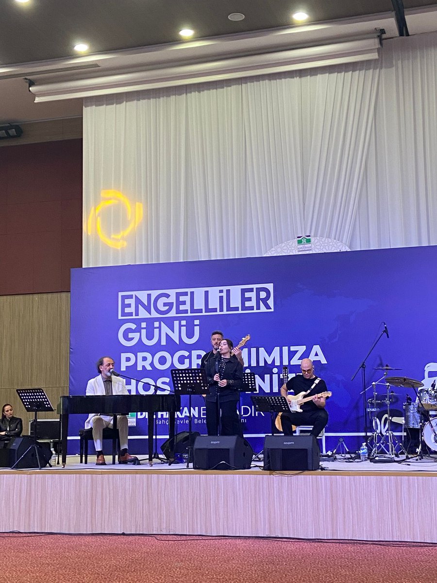 Dünya Engelliler Günü vesilesiyle Belediye Başkanlığımızca organize edilen Yücel Arzen konseri ve yemek programına iştirak ettik. 
Özel insanlarla özel bir günde olmanın mutluluğu içerisinde Sn Vekilimize ve Belediyemize organizasyondan dolayı teşekkür ederiz.