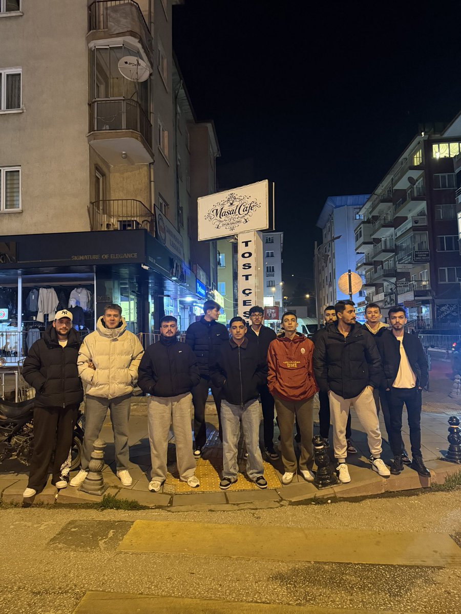 uAUNIKaratekin's tweet photo. YENSEN YENİLSEN DE TARAFTARIN SENİNLE!
Galatasaray’ ımızın USG karşısındaki maçını hep beraber izledik

#ultrAslanUNI https://t.co/76TmA3lu8t