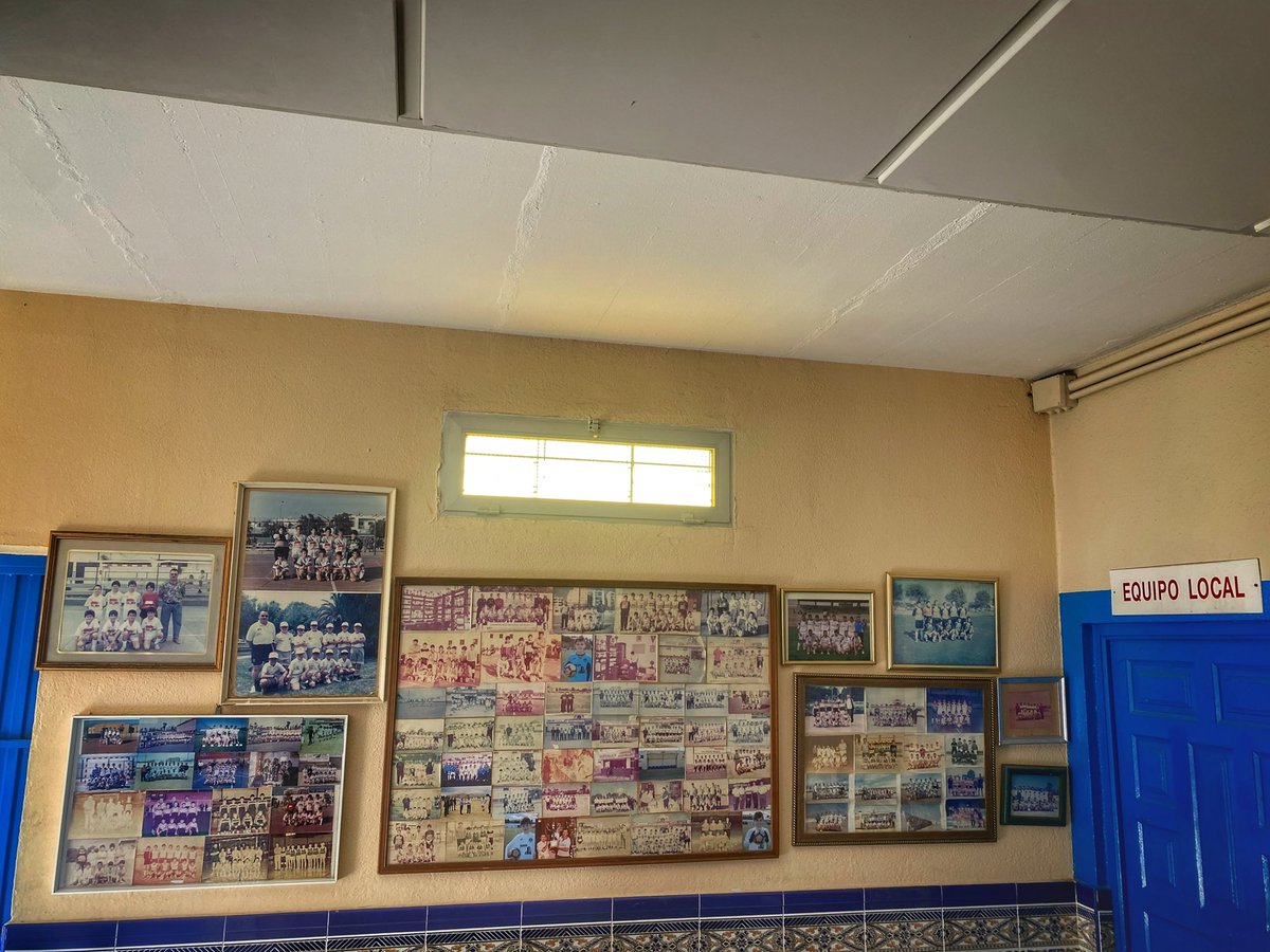 Jugamos en el campo Constantino Cortes, donde vimos como el fútbol se vive con mucho cariño, gracias a <a href="/orgulloalmerie1/">Peña Orgullo Almeriense 📣 🏴󠁧󠁢󠁥󠁮󠁧󠁿💪🦁</a> fue un buen recuerdo visitaros. C.D. Los molinos. 16 Noviembre 2025