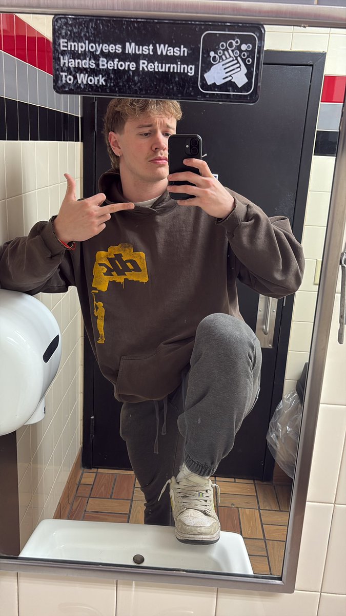 Masterdani23's tweet image. New haircut betas. Approach to get bullied, stepped on and drained.