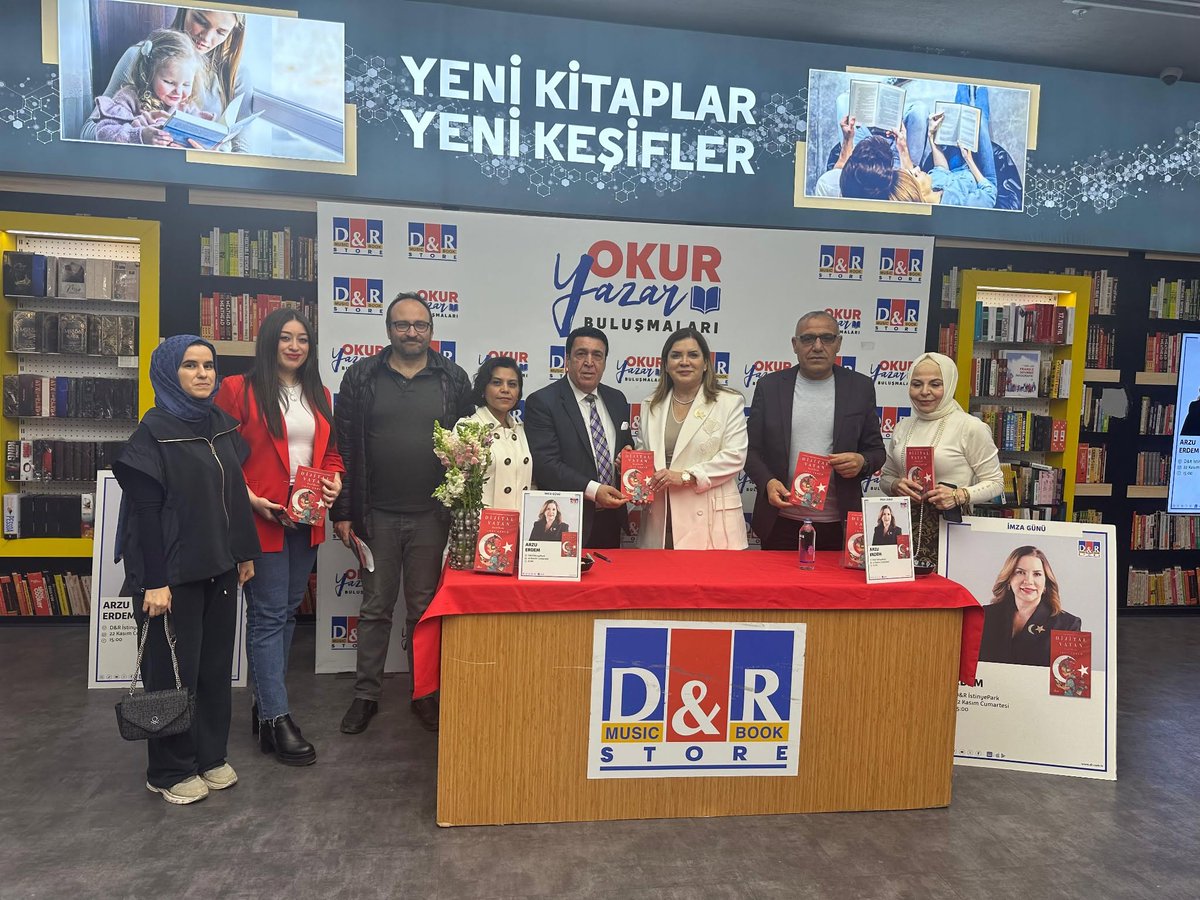 📚 Doğu ve Güneydoğu Kültür Sanat Derneği olarak, Genel Başkanımız Fuat Bodur ve yönetimimizle birlikte Arzu Erdem’in “Dijital Vatan” imza gününe katıldık. Kültür ve edebiyatın birleştirici gücüne inanıyor, kendisine başarılar diliyoruz.