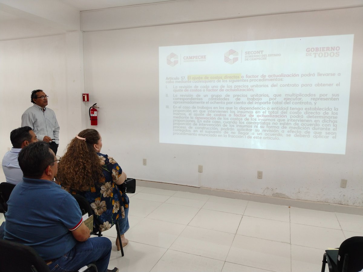 SABGCampeche's tweet photo. Capacitamos a personal de la #SEDUMOP en la Ley de Obras Públicas, reforzando el conocimiento del marco jurídico para la planeación y ejecución de obras.
 
Este esfuerzo de profesionalización, impulsado por la #SECONT, sigue la línea de transparencia de la Gob. @LaydaSansores. https://t.co/DBIEn8COWc