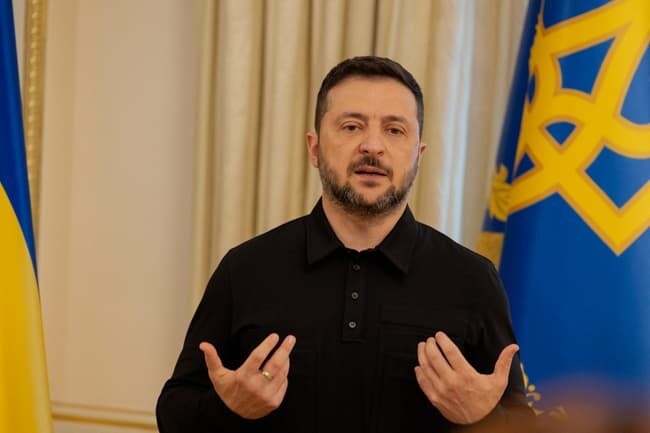 BFMTV's tweet image. 🔴 EN DIRECT
Ukraine: Volodymyr Zelensky a dit à ses alliés qu&apos;il était &quot;prêt à aller de l&apos;avant&quot; avec le plan américain pour mettre fin à la guerre
l.bfmtv.com/sa7o