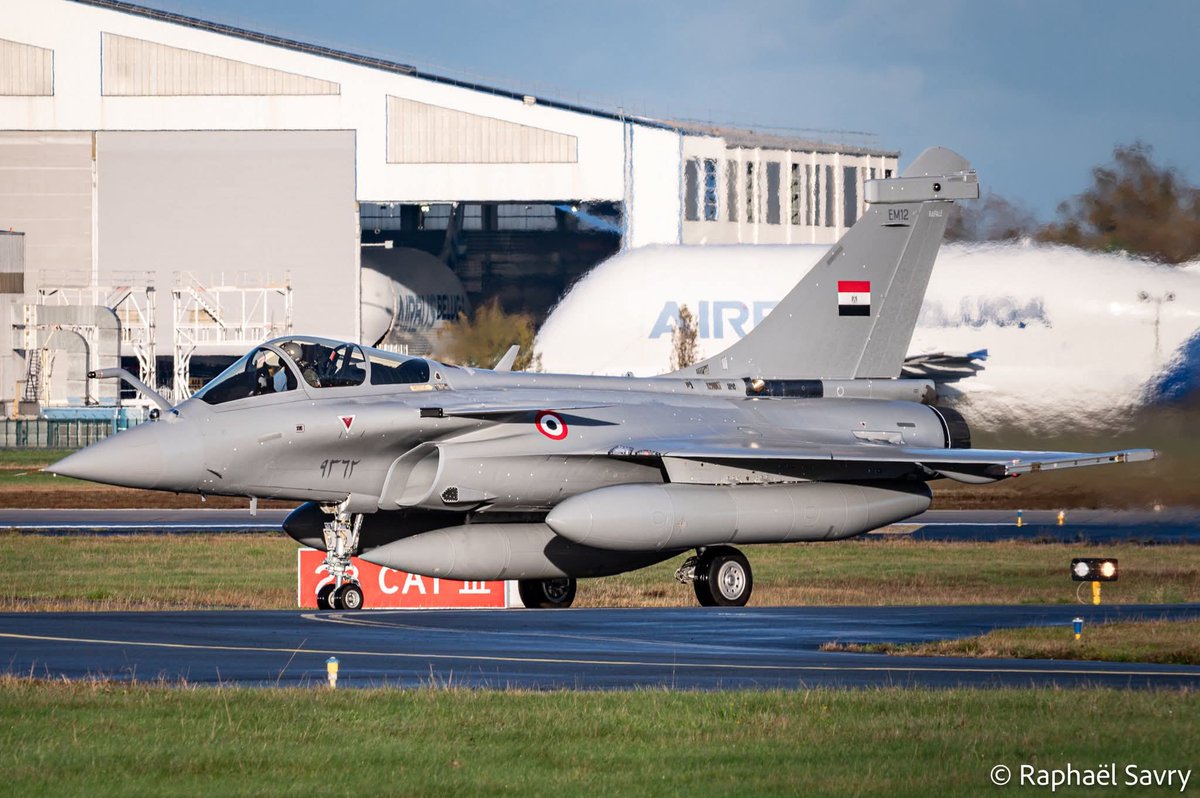 Ce matin, départ des #Rafale EM12, 13 et 14 pour l'Égypte.
Omnirole-rafale.com 
📸 Raphaël Savry