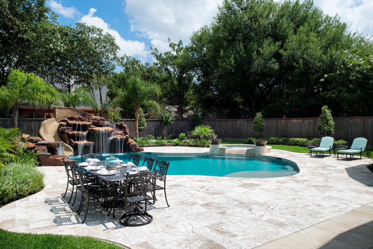 PlatinumPools's tweet image. Every splash can feel like a celebration of life’s simple pleasures.

#SplashJoy #HoustonLife #LuxuryPool #FamilyFriendly #OutdoorLiving #HomeUpgrade