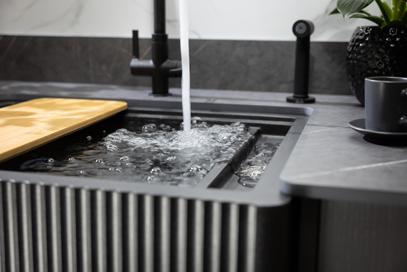 Abode redefine the iconic Belfast sink with the launch of OPTIMA, a brand-new Belfast sink made of granite and designed with a fluted apron front...

brickwork-bulletin.co.uk/post/abode-deb…

( <a href="/abodehome/">Abode Home</a> )

#Kitchens #BelfastSink #InteriorDesign #BeautifuHomes #Architects #Style #Homeowners