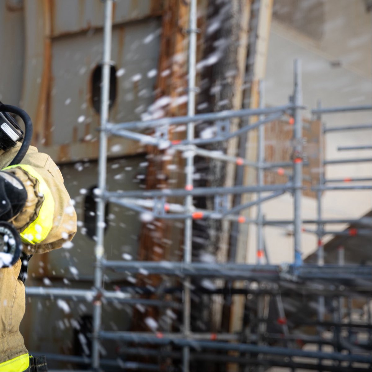 TheCVN69's tweet image. Strength, teamwork, and a whole lot of sweat. #MightyIKE brought the heat for this year’s DC Olympics, proving once again that damage control is everyone’s fight. ⚓🔥

#DCOlympics 
#GreaterEachDay
#DamageControl