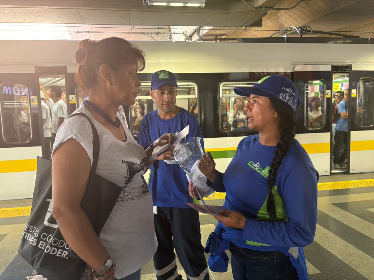 Con actividades pedagógicas y mensajes simbólicos 💗promovemos la prevención y las rutas de atención con el fin de prevenir las violencias contra las mujeres. 👩🏻