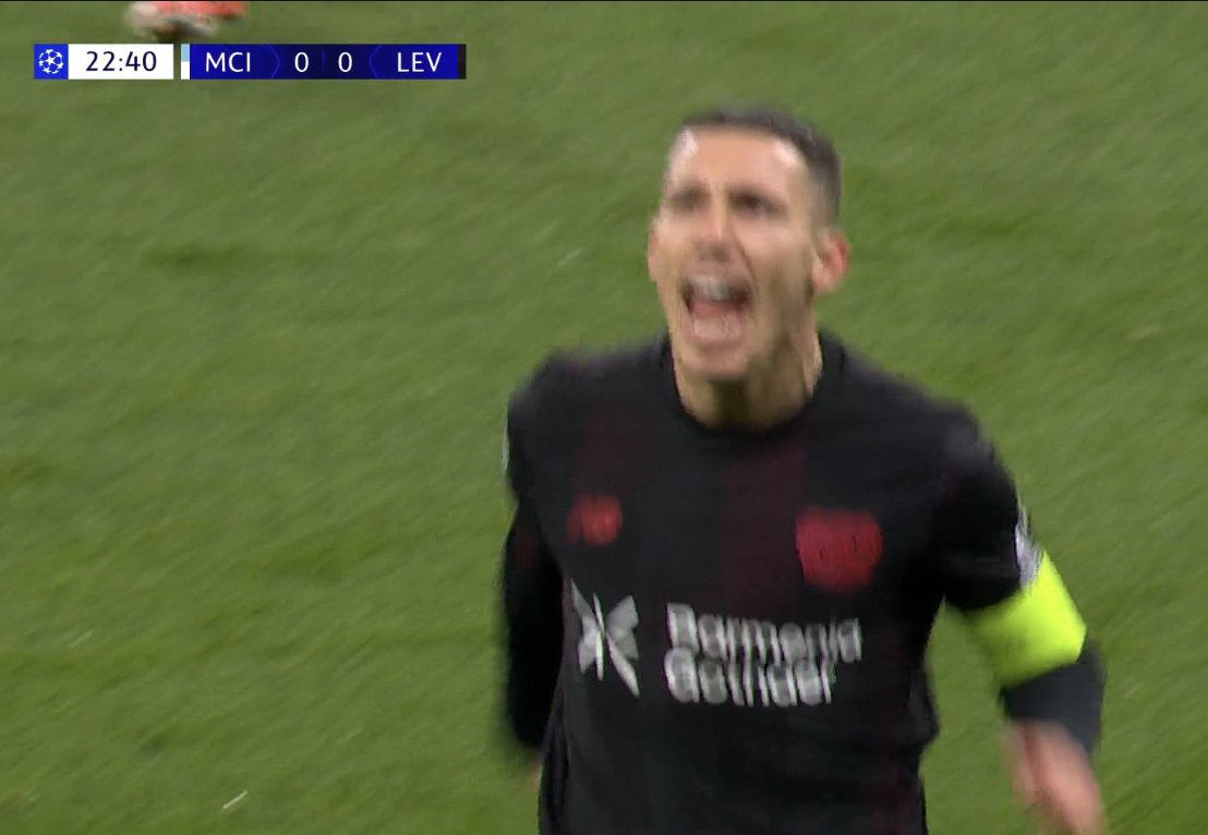 LFootbalistique's tweet image. ⚽️ GRIMALDO 🇪🇸 OUVRE LE SCORE FACE A MANCHESTER CITY !! 🌟❤️🖤

#MCILEV