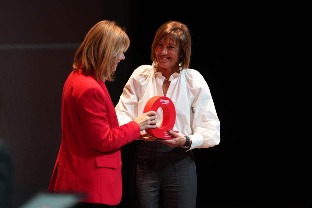 FomentTreball's tweet image. 🤝 Seguim amb el bloc Compromís dels #PremisFoment25, patrocinat per @caixabank_cat, @Endesa i @Repsol.

El Premi Compromís a la Responsabilitat Social és ex aequo per a @aeitaca i Idilia – @fundcolacao.

L’Associació Educativa Itaca té un paper clau en la transformació social,…