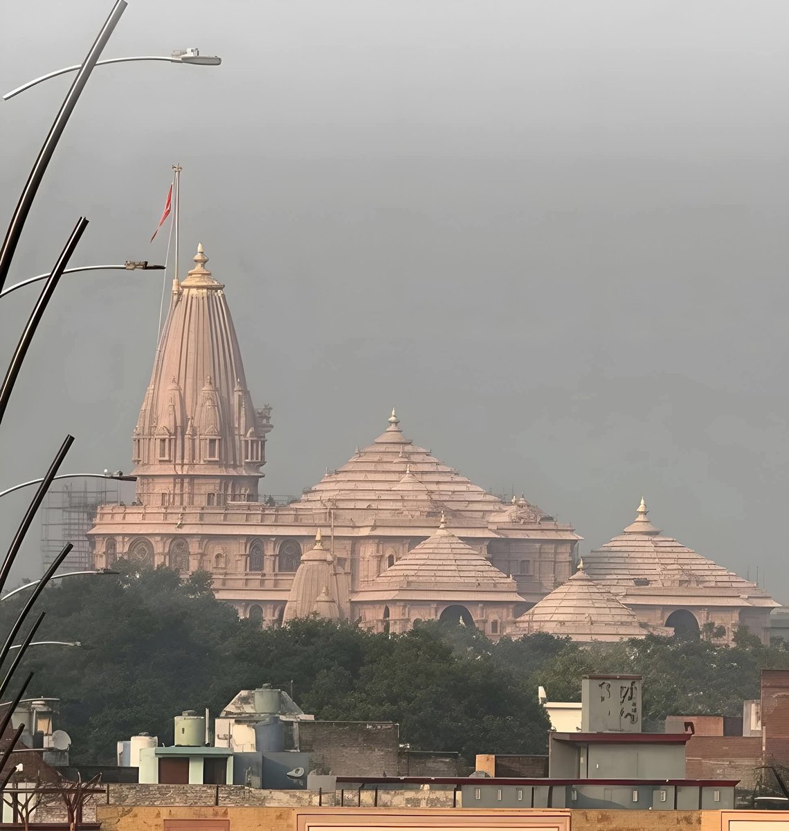 चढ़ मुगलों की छाती पर भगवा हमने लहराया है, 
कब्र से उठकर देख ले बाबर, मंदिर वहीं बनाया है।। #RamMandir #ayodhyarammandir #राम