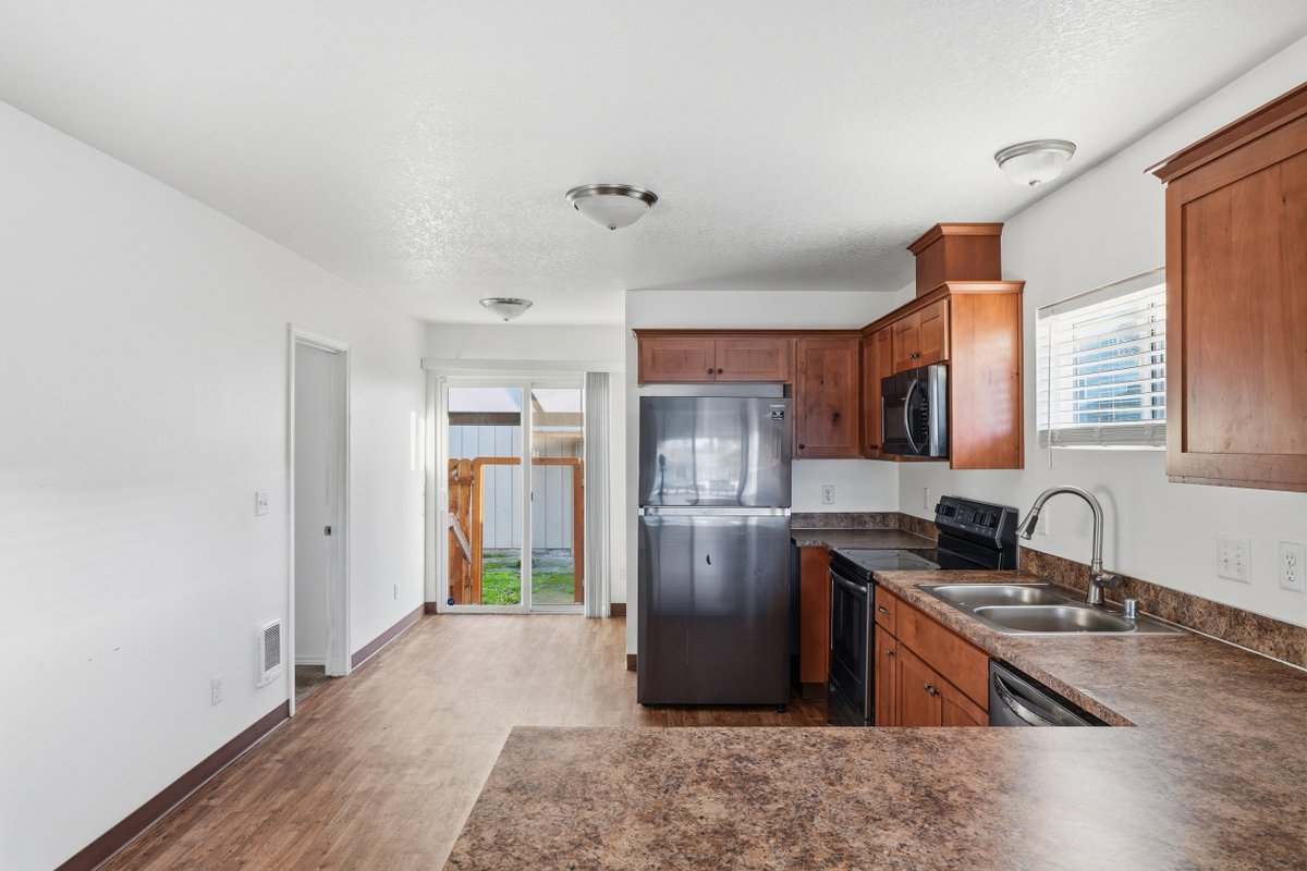 🏡💘 New Listing Crush Alert - $313,000!!! 💘🏡

Looking for "the one"? Meet 344 Douglas Street, a newly listed HUD Home in Longview., WA. This charming 1928 bungalow is single and absolutely ready to mingle.

📲 Photos &amp; Info:  loom.ly/atFZy1o