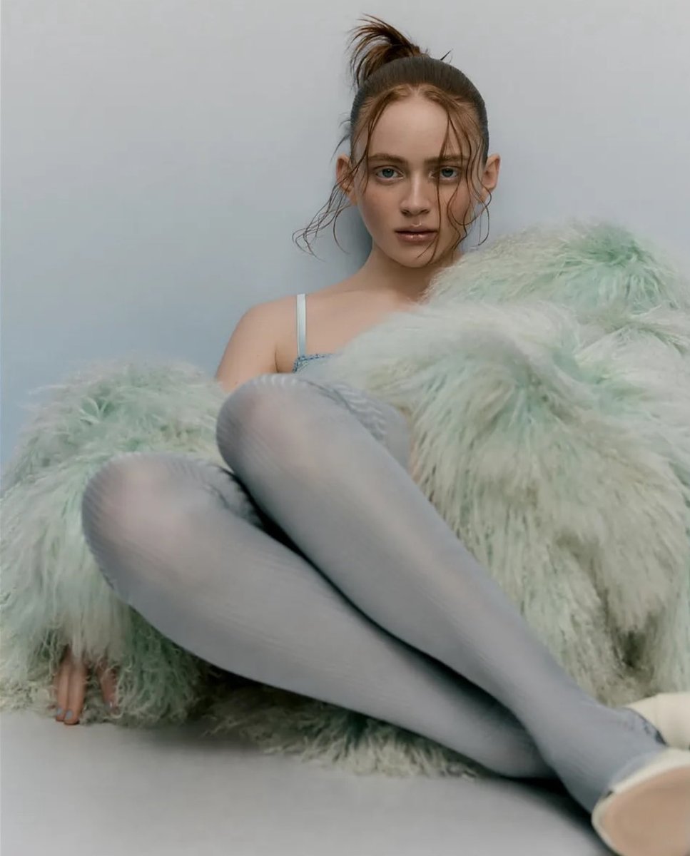 blovessadie's tweet image. this photoshoot is toooo fucking good