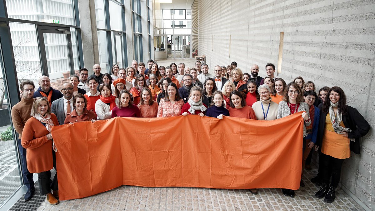 FranzBotschaft's tweet image. Zum Internationalen Tag zur Beseitigung von Gewalt gegen Frauen bekennen die 🇫🇷 diplomatischen Vertretungen auf der ganzen Welt Farbe: Auch @FranzBotschaft in Berlin erstrahlt in orange.
Für eine Zukunft frei von Gewalt gegen Frauen und Mädchen!