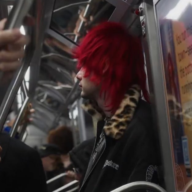 mgcsmilebot's tweet image. subway michael I love you